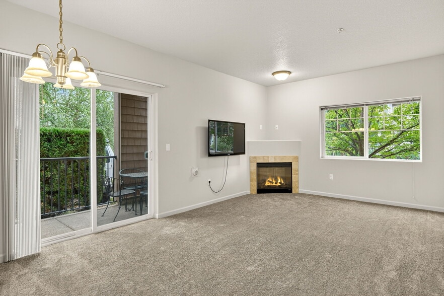 Building Photo - 10664 NE Holly St