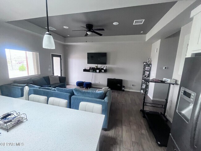 Building Photo - 12873 Haxby St