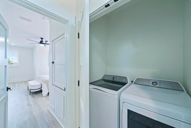 Building Photo - 4736 Amhurst Cir