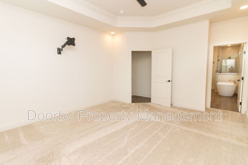 Building Photo - 1087 Cityscape Vw