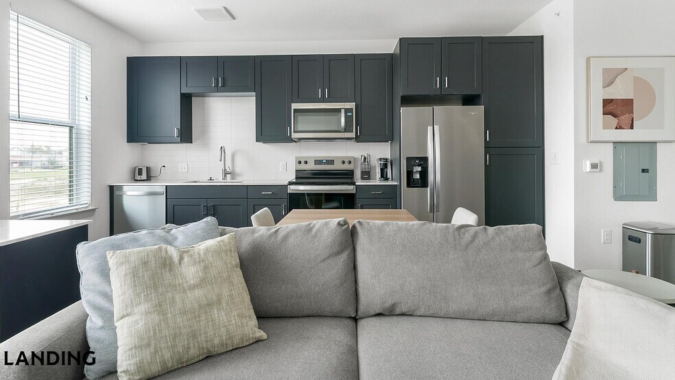 Building Photo - 91 Jensen Dr