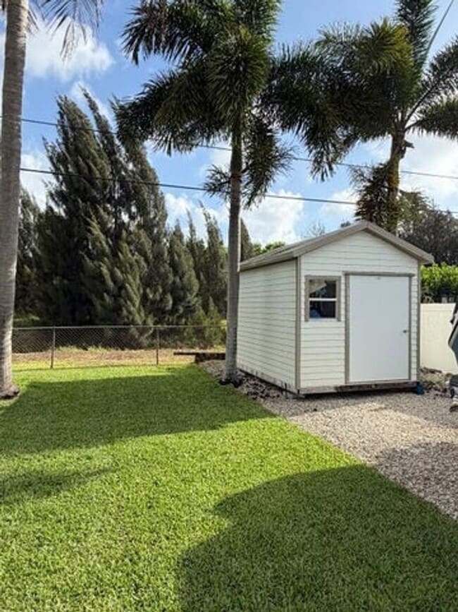 Building Photo - 2637 Exuma Rd