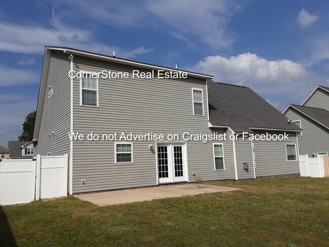 Building Photo - 190 Trenton Pl