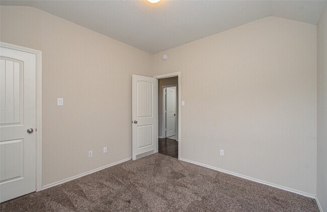 Building Photo - 1418 Spencer Glen Ln