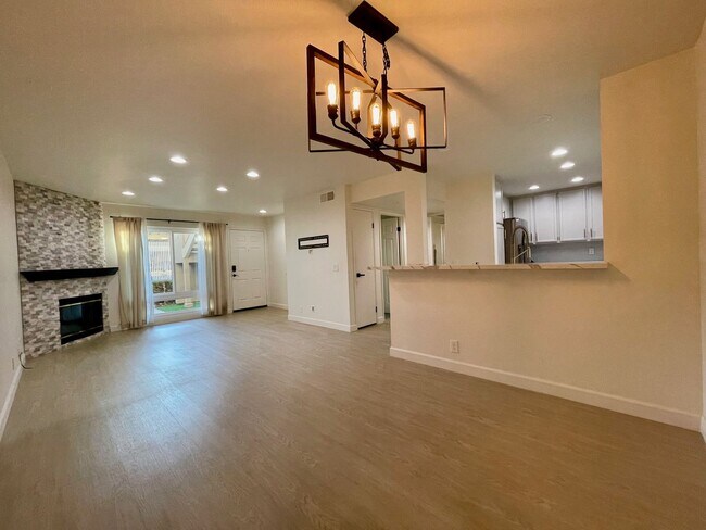 Building Photo - 11517 Fury Ln