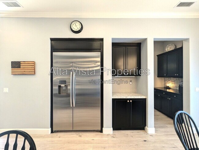 Building Photo - 9129 White Alder Ct