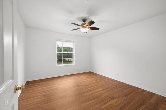 Building Photo - 1518 Meadowsedge Ln