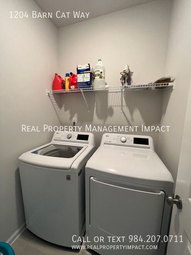 Building Photo - 1204 Barn Cat Way