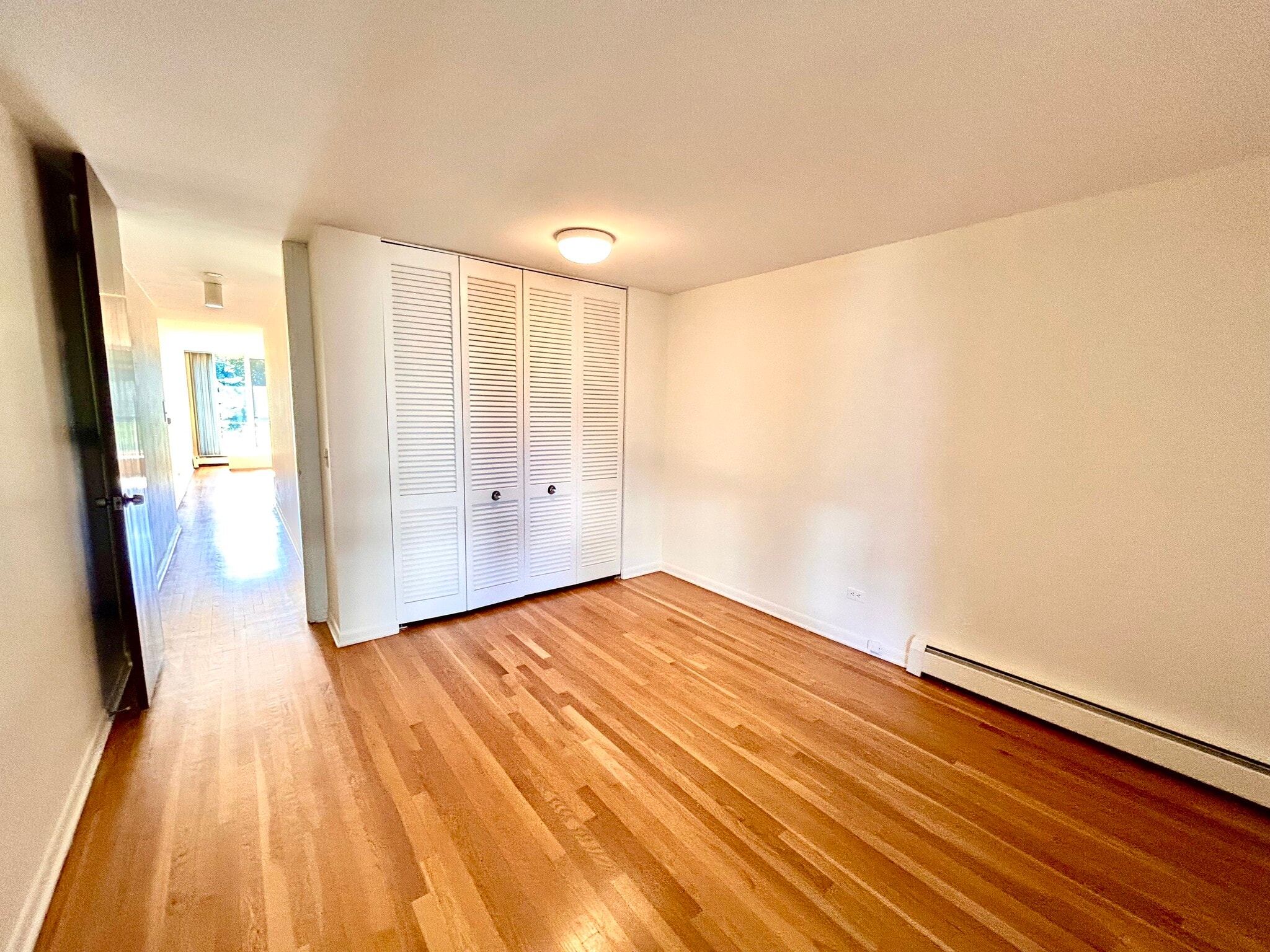 Bedroom - 5435 N Artesian Ave