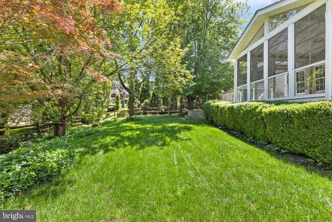 Building Photo - 46448 Montgomery Pl