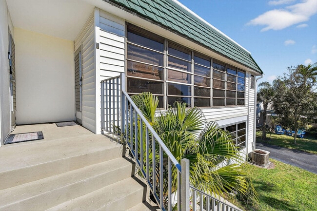 Building Photo - 3150 Meridian Way S