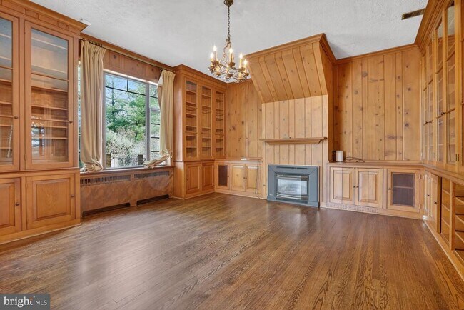 Building Photo - 5553 Little Falls Rd