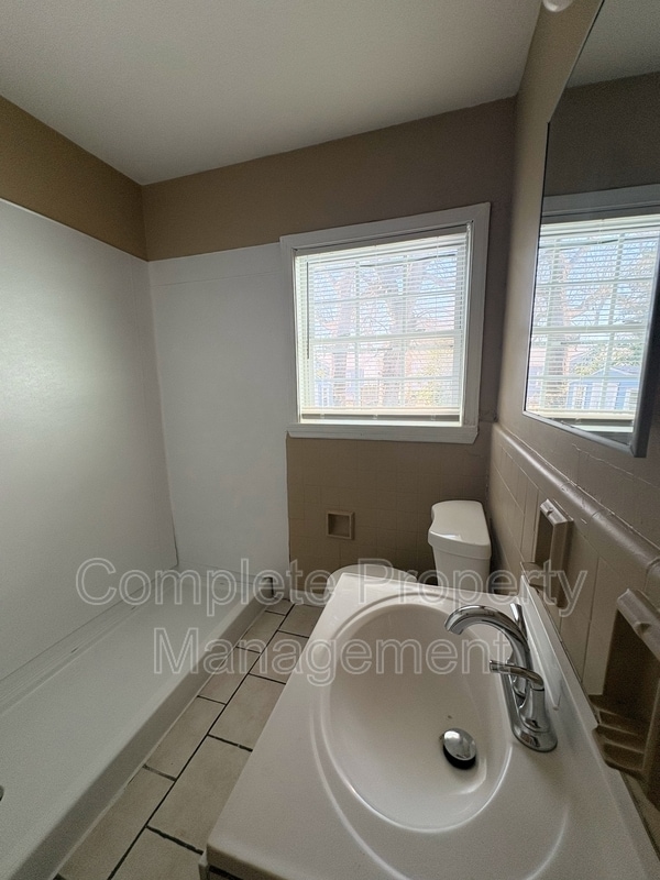 Building Photo - 5604 Ter O