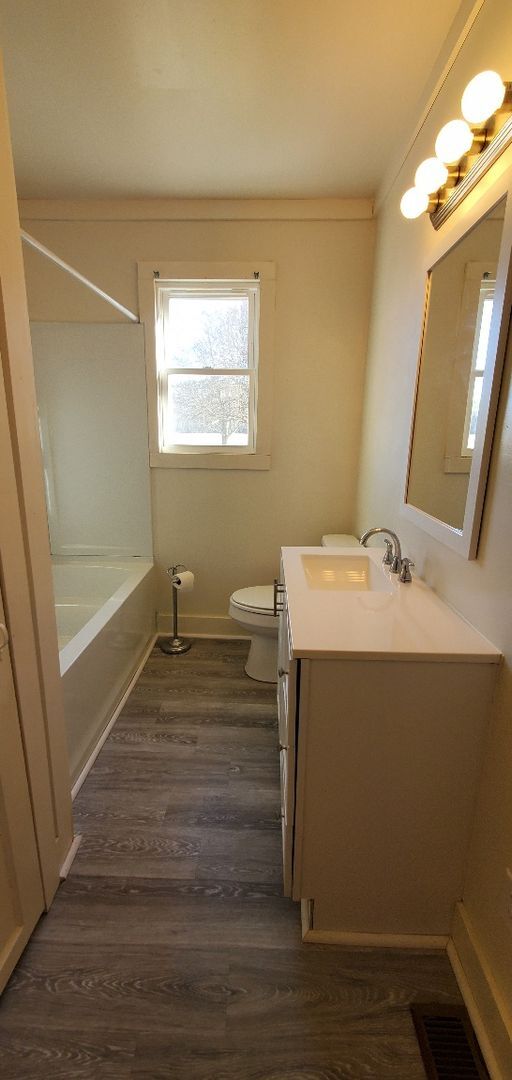 Building Photo - So Much Space