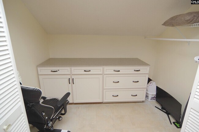 Building Photo - 156 Hunters Trail