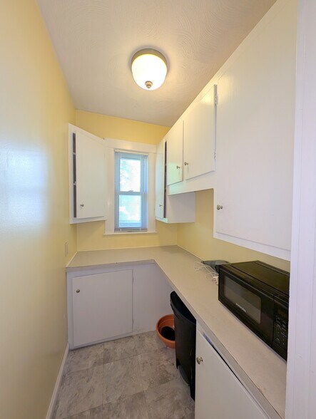 Building Photo - 79 Conwell Ave