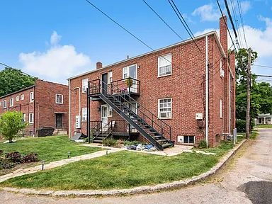 Building Photo - Renovated 2BD/1BA Apartment | Bexley Area | Hardwood Floors | Pets Welcome