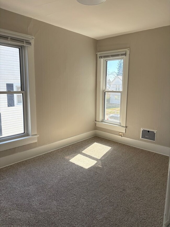 Building Photo - 574-576 E. Church St.