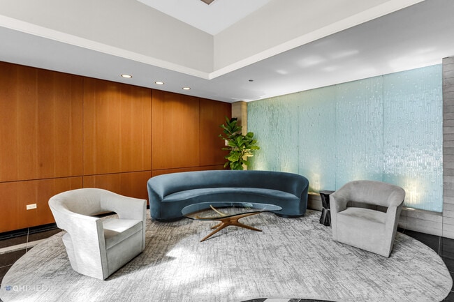 Building Photo - 420 E Waterside Dr