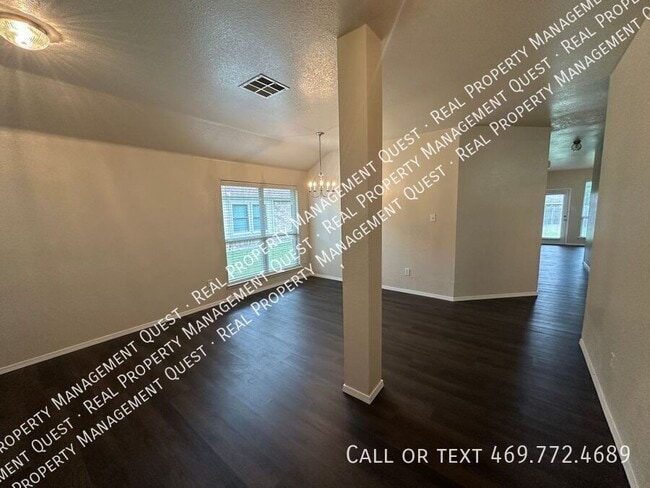 Building Photo - 2816 Blue Heron Dr