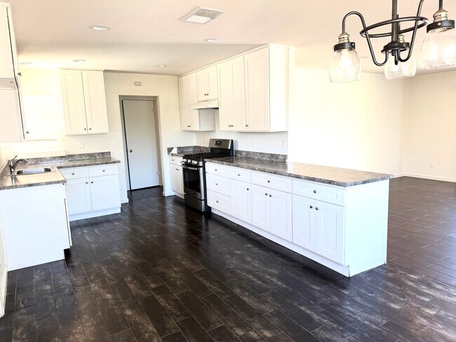 Building Photo - 2727 Recinto Ave