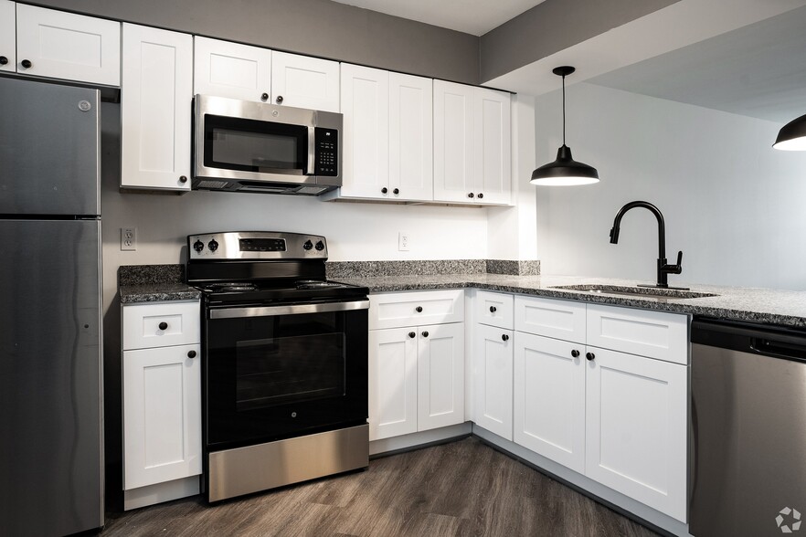 Building Photo - Rippling Stream Townhomes