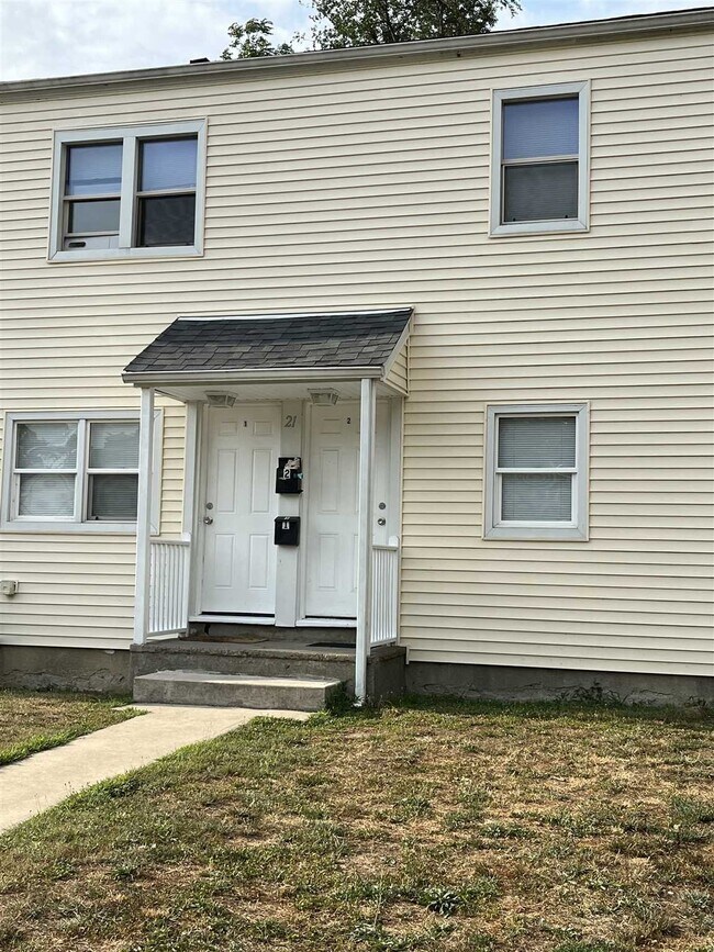 21 Vernon Terrace 21 Vernon Terrace Poughkeepsie NY 12601 Apartment