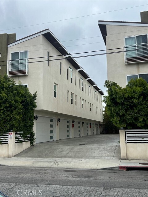 Building Photo - 13804 Cordary Ave