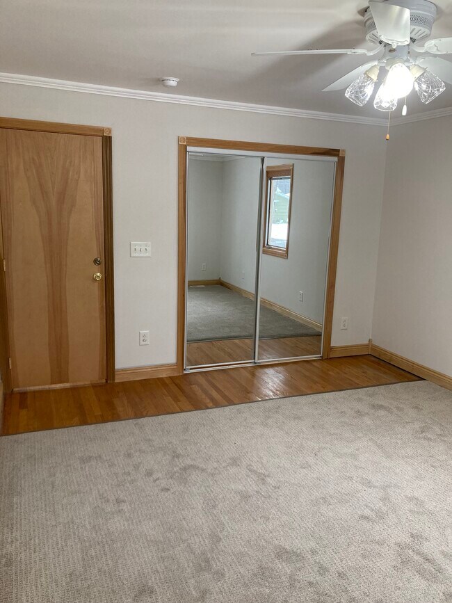 Building Photo - 2401 Bristol Rd