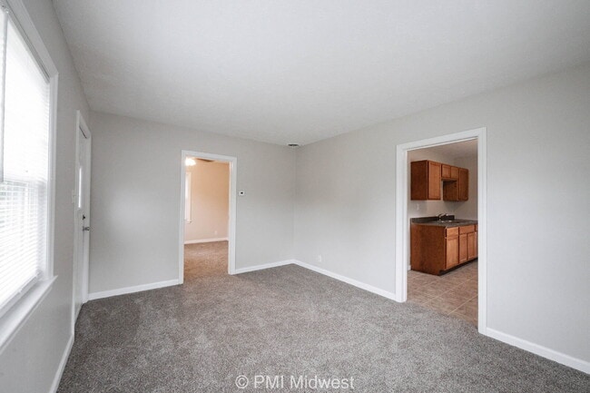 Building Photo - "Charming 3-Bed Home in Indianapolis – Coz...