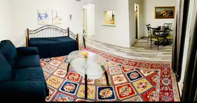 Building Photo - 7900 Westheimer Rd