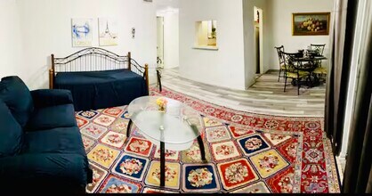 Building Photo - 7900 Westheimer Rd