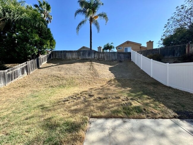 Building Photo - 3 bedroom Temecula home available for LEASE!