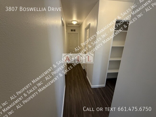 Building Photo - 3807 Boswellia Dr