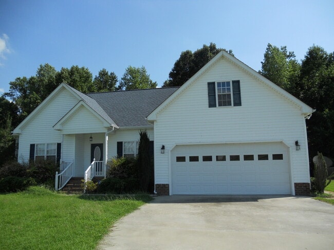 Building Photo - Dogwood Estates