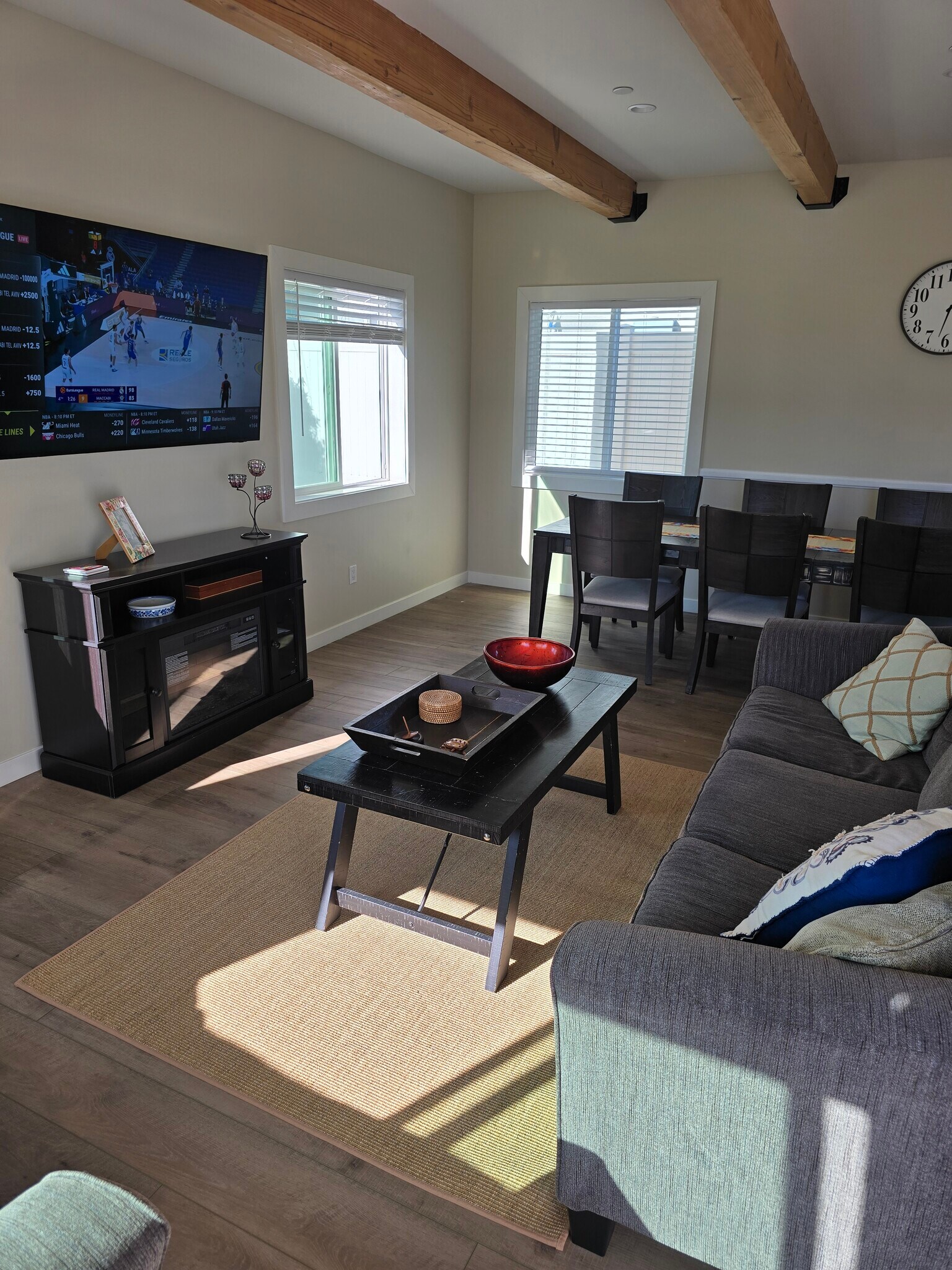 Building Photo - 2857 W Carson St