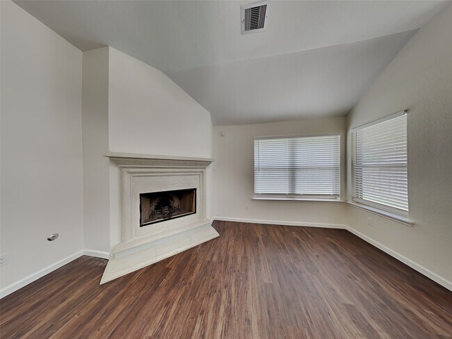 Building Photo - 232 Country Crossing Cir