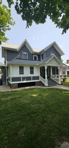 Building Photo - 19 E Pierce St