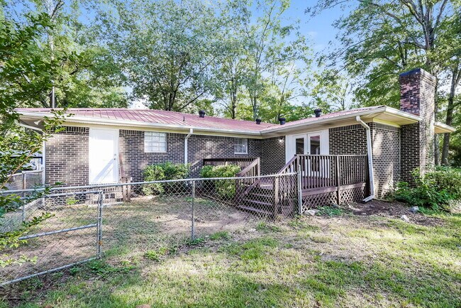 Building Photo - 1316 Airport Ln SW