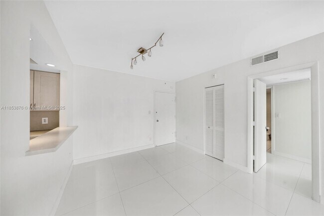 Building Photo - 5600 Collins Ave