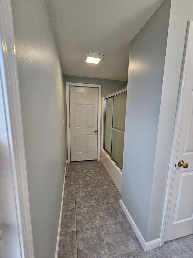 Building Photo - 76 Congress St