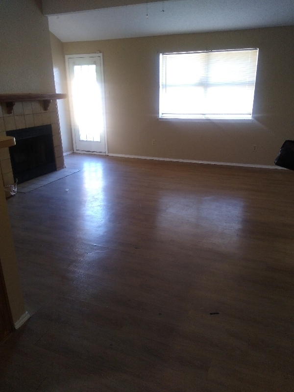 Building Photo - 415 Valley Mills Dr