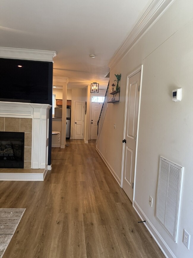 Building Photo - FANTASTIC LOCATION!! 2BR/2.5BA Townhouse in Historic Waverly area!