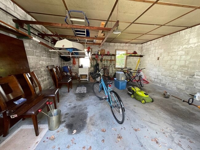 Building Photo - 62 Newport St