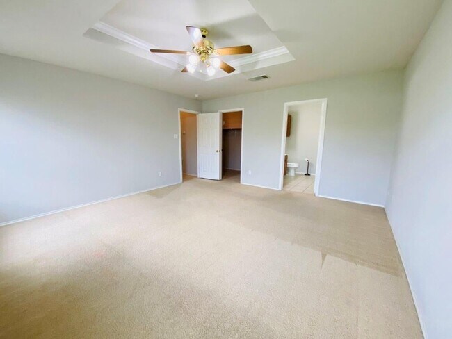 Building Photo - 207 Golden Gate Dr