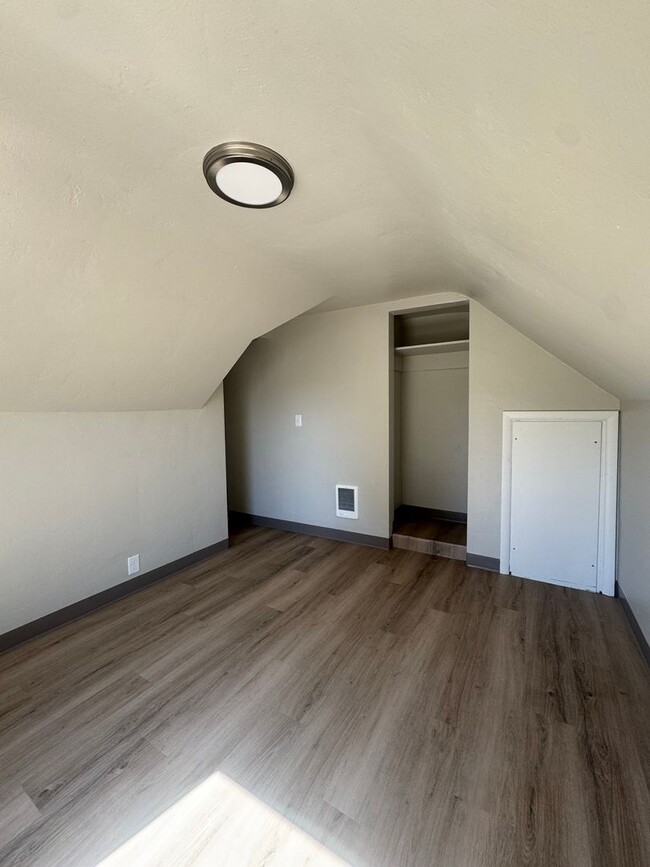 Building Photo - (OCK) 3-Bed 1-Bath Fully Renovated Home