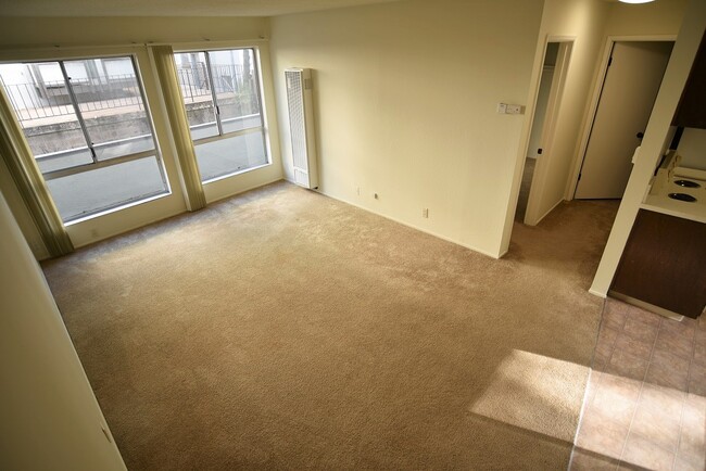 Building Photo - 2721 Haste St