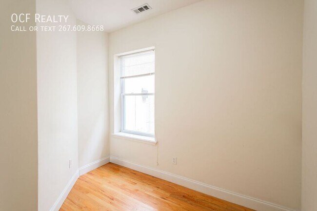 Building Photo - 1538 Christian St