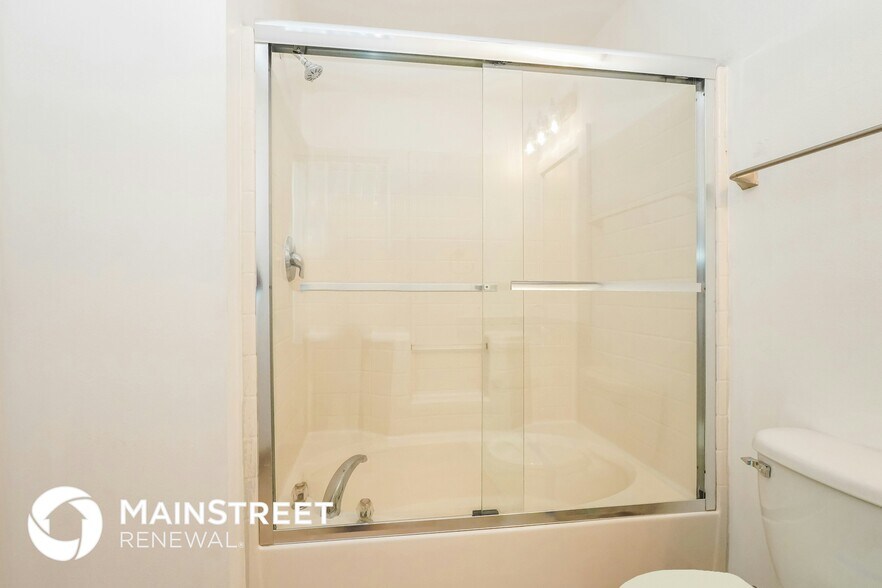 Building Photo - 502 Whitehall Ave SW