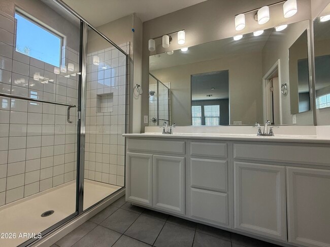 Building Photo - 2669 S Peppertree Dr